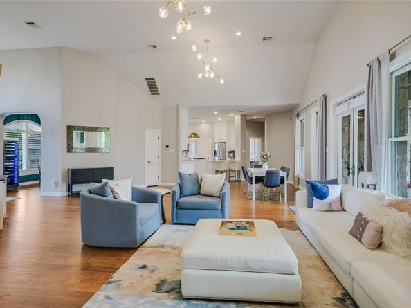100 Dovetail LN, Georgetown TX 78628