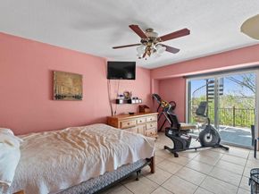 909 Redbud TRL, West Lake Hills TX 78746