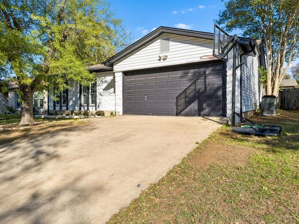 5502 Porsche LN, Austin TX 78749