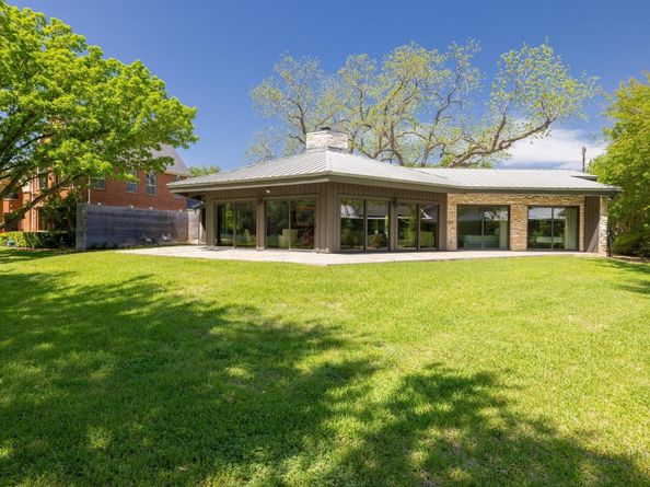 2401 Manana ST, Austin TX 78730
