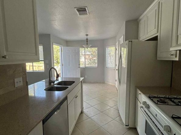 1512 Parkfield CIR, Round Rock TX 78664