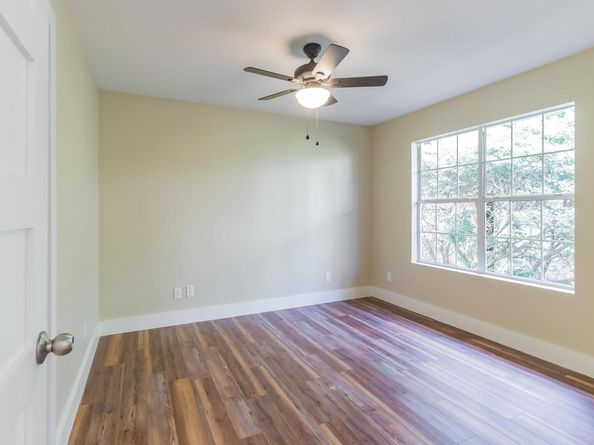 25201 & 25203 Lakeview DR, Spicewood TX 78669