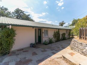 25201 & 25203 Lakeview DR, Spicewood TX 78669