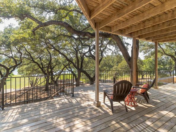 25201 & 25203 Lakeview DR, Spicewood TX 78669