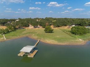25201 & 25203 Lakeview DR, Spicewood TX 78669