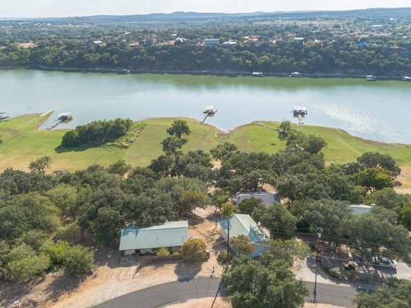 25201 & 25203 Lakeview DR, Spicewood TX 78669