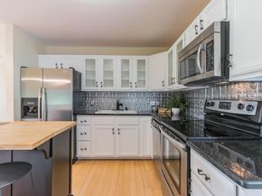 25201 & 25203 Lakeview DR, Spicewood TX 78669