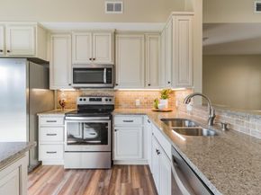 25201 & 25203 Lakeview DR, Spicewood TX 78669