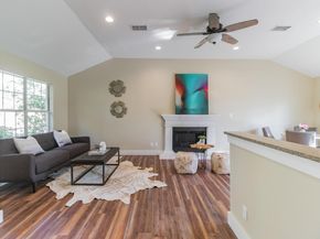 25201 & 25203 Lakeview DR, Spicewood TX 78669