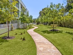 4004 Banister LN 215, Austin TX 78704