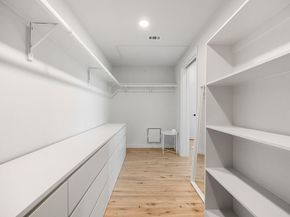 4004 Banister LN 215, Austin TX 78704