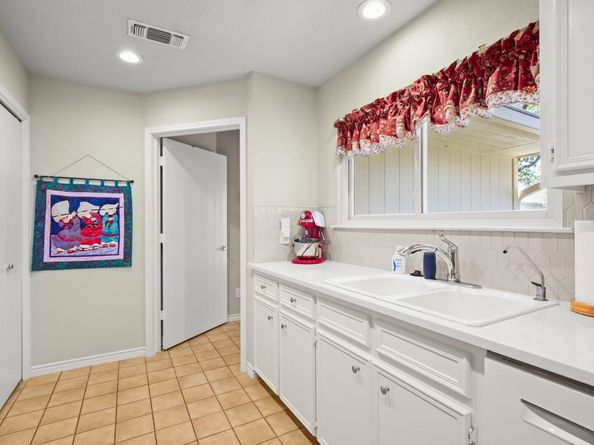 601 Friendswood DR, Georgetown TX 78628