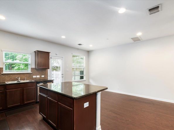 608 Lookout Tree LN, Round Rock TX 78664