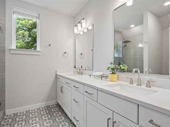 1125 Tillery ST 1A, Austin TX 78702