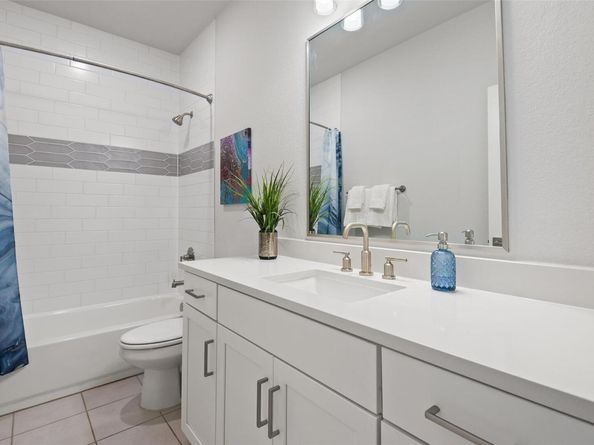 1125 Tillery ST 1A, Austin TX 78702