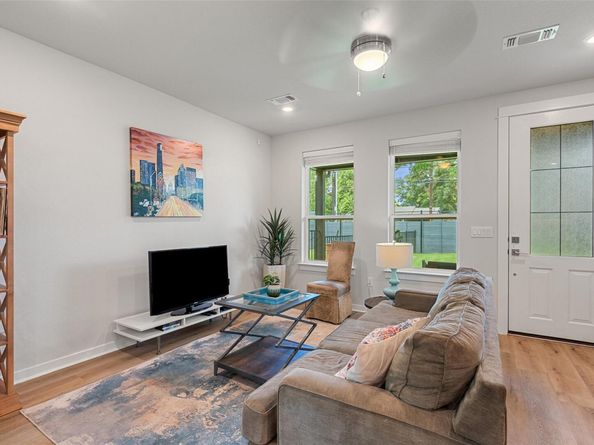 1125 Tillery ST 1A, Austin TX 78702
