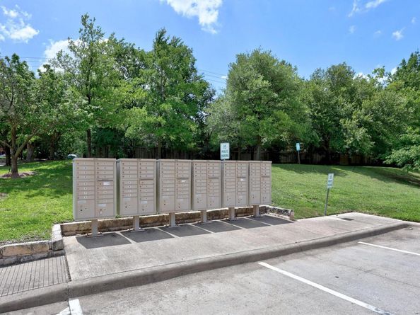 1310 W Parmer LN 9B, Austin TX 78727