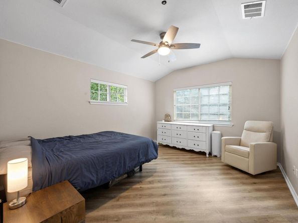 1310 W Parmer LN 9B, Austin TX 78727