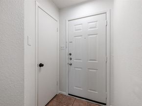 1411 N Gracy Farms LN N 100, Austin TX 78758