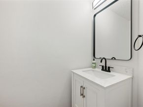 1411 N Gracy Farms LN N 100, Austin TX 78758