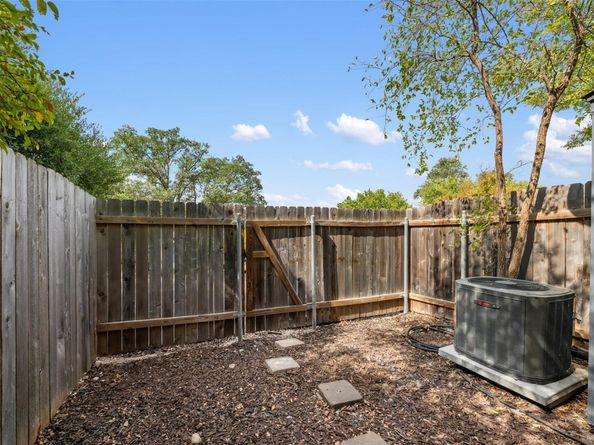 1411 N Gracy Farms LN N 100, Austin TX 78758