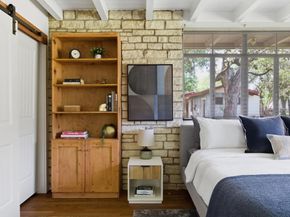 2003 Rabb RD, Austin TX 78704