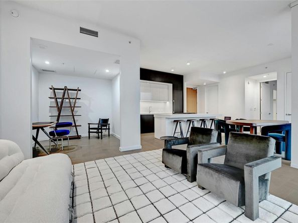 313 W 17th ST 2406, Austin TX 78701