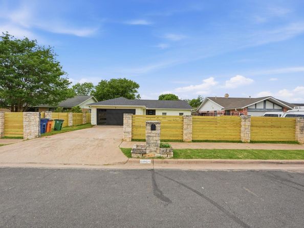6804 Meadow RUN, Austin TX 78745