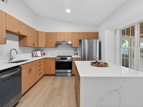 6804 Meadow RUN, Austin TX 78745
