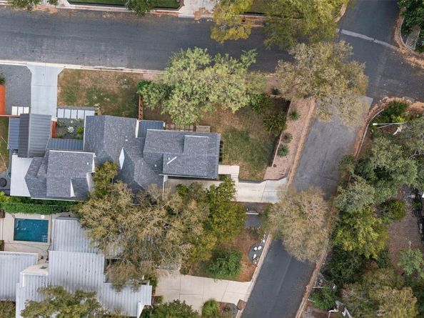 2200 La Casa DR, Austin TX 78704