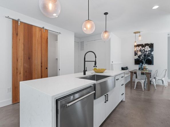 2200 La Casa DR, Austin TX 78704