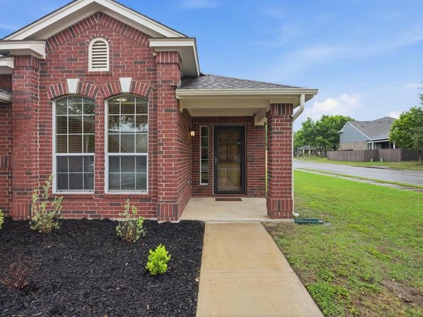 2801 Stirrup CV, Leander TX 78641