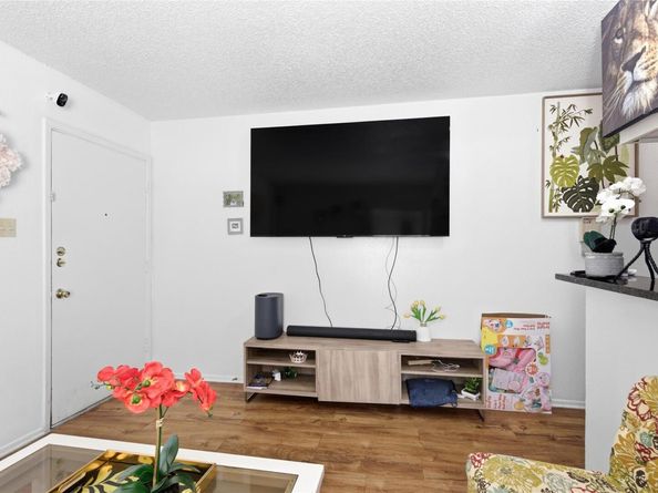 2801 Hemphill PARK A201, Austin TX 78705