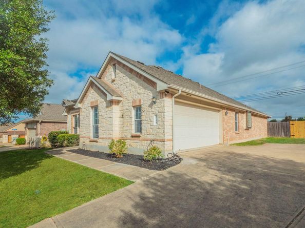 228 Timothy John DR, Pflugerville TX 78660