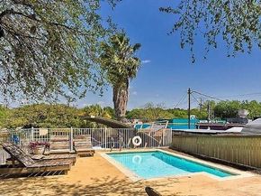 2302 E Side DR 30, Austin TX 78704