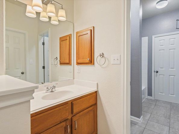 102 Country View WAY, Cedar Park TX 78613