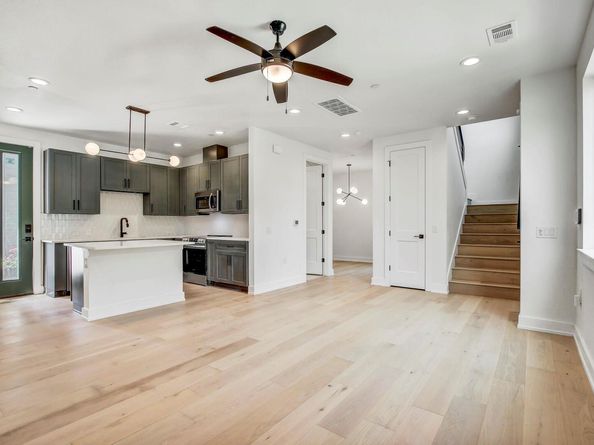 4127 E 12th ST 3, Austin TX 78721