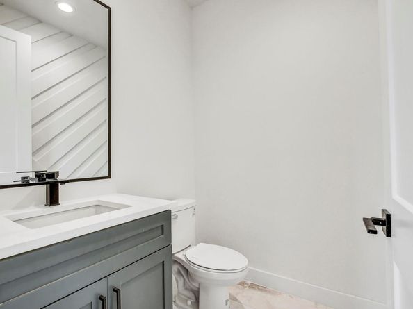 4127 E 12th ST 3, Austin TX 78721