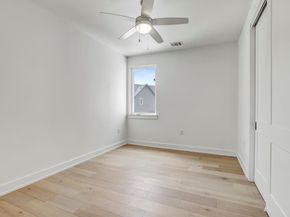 4127 E 12th ST 3, Austin TX 78721