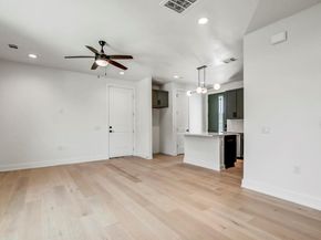4127 E 12th ST 3, Austin TX 78721
