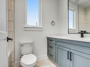 4127 E 12th ST 3, Austin TX 78721