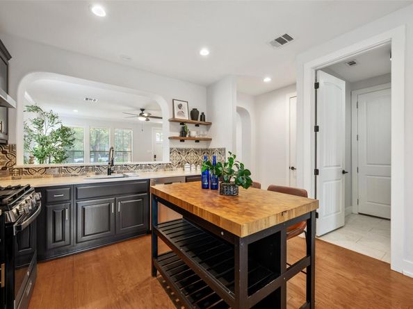 6020 Rutledge LN, Austin TX 78745