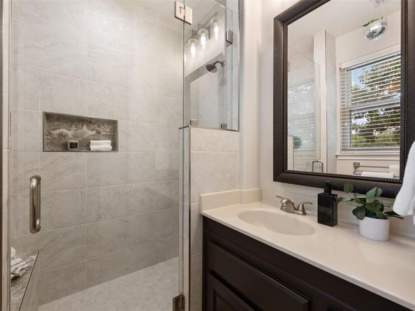 6020 Rutledge LN, Austin TX 78745