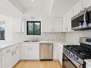 10229 Missel Thrush DR, Austin TX 78750