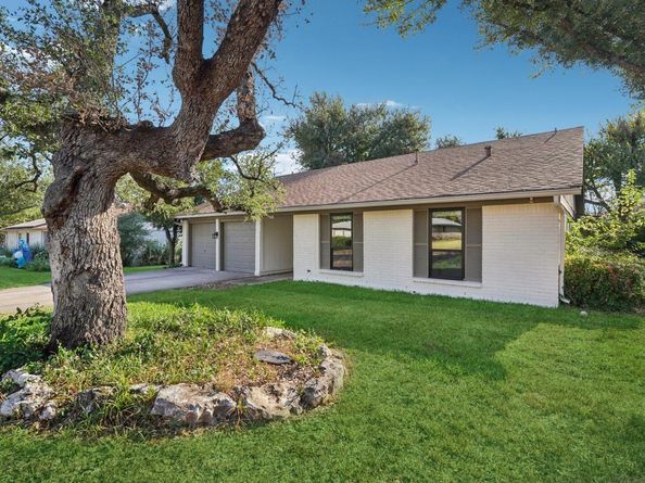 10229 Missel Thrush DR, Austin TX 78750