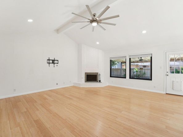10229 Missel Thrush DR, Austin TX 78750