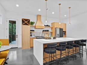2107 Thornton RD A, Austin TX 78704