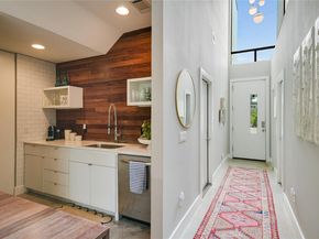 1715 Giles ST A, Austin TX 78722