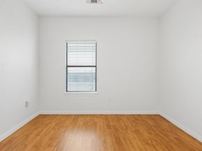 2502 Leon ST 416, Austin TX 78705