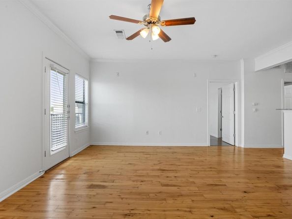 2502 Leon ST 416, Austin TX 78705